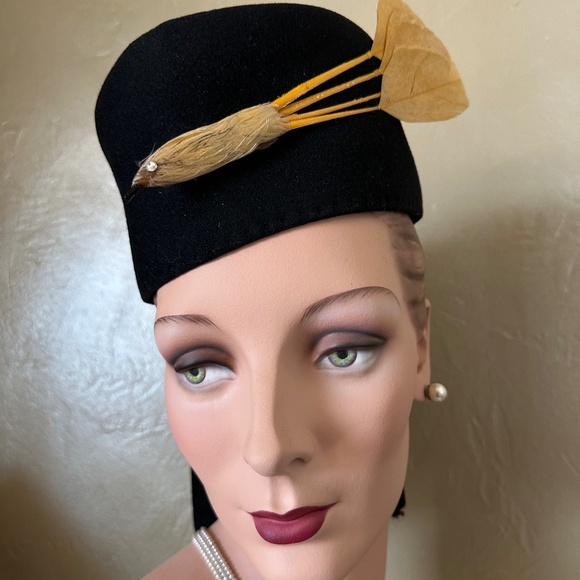ICONIC 1940s\' BLACK FELT HAT main image 8